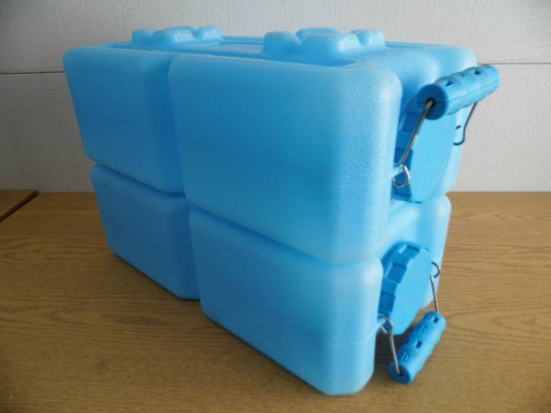 lot 94 image: Lot of 2 Water Bricks