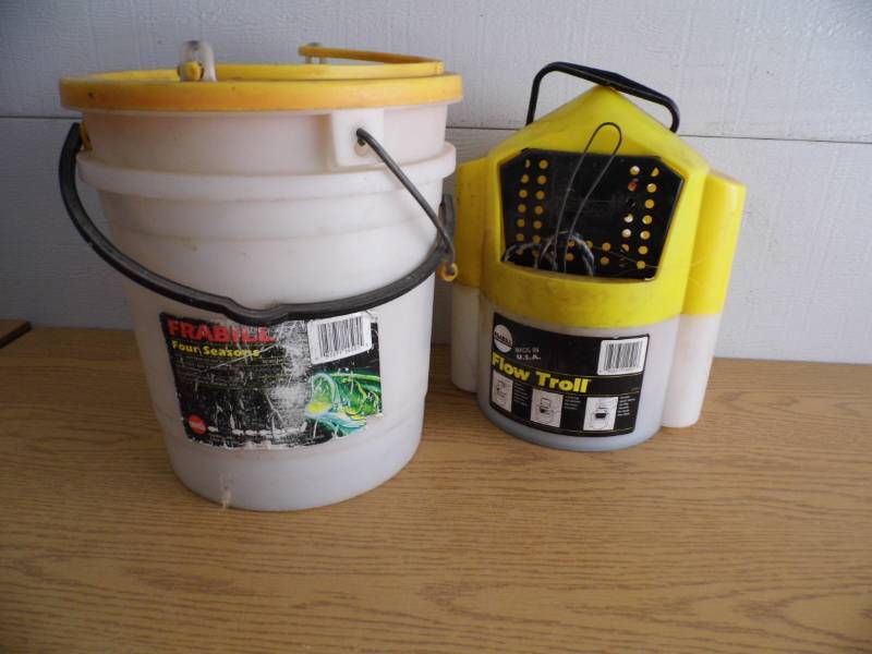 lot 96 image: Lot of 2 Minnow Buckets