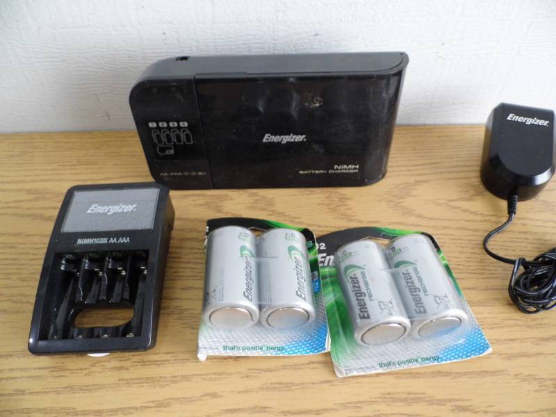 lot 97 image: Energizer Batteries - Charger