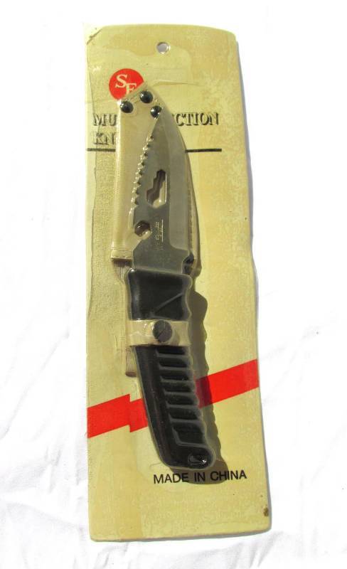 lot 10 image: Pair of New Vintage Stainless Steel Hunting Knives
