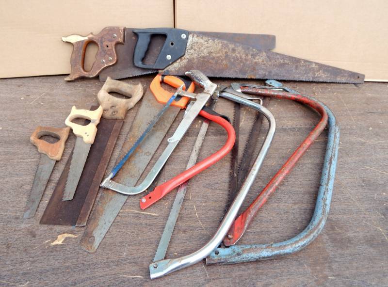 lot 86 image: Lot of Hand Saws