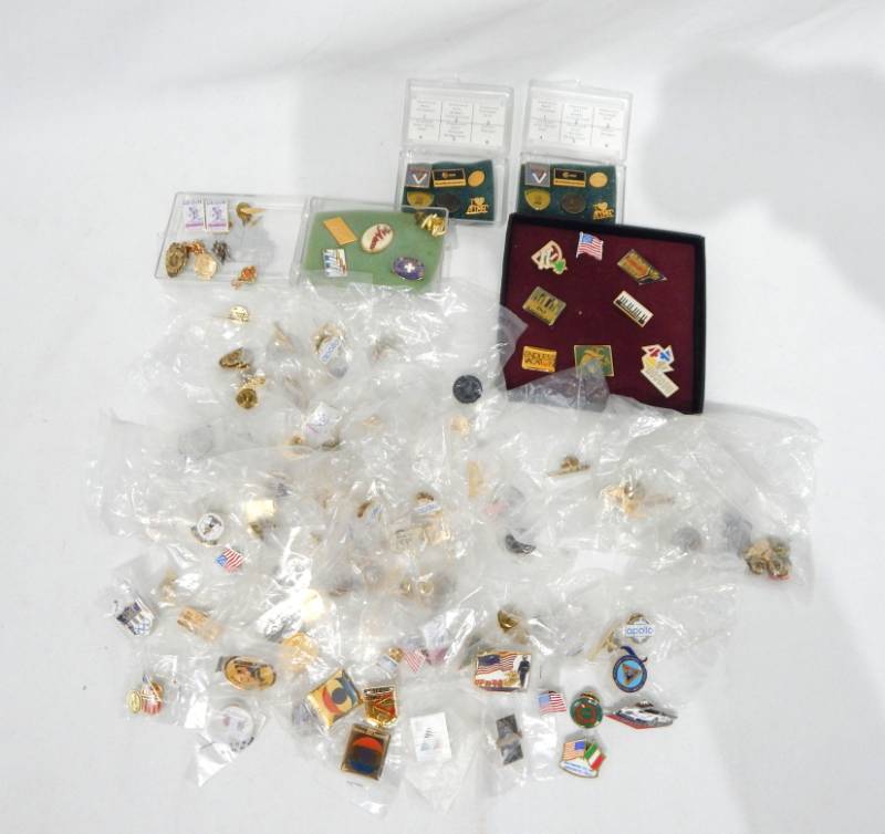 lot 64 image: Large Lot of Advertising Pins