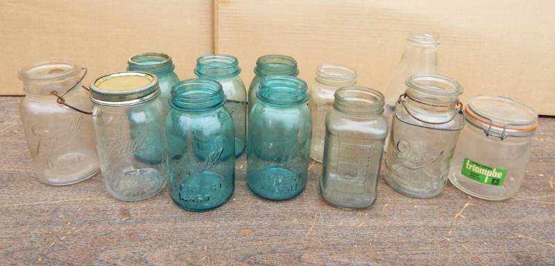 lot 116 image: Lot of Vintage Glass Canning Jars