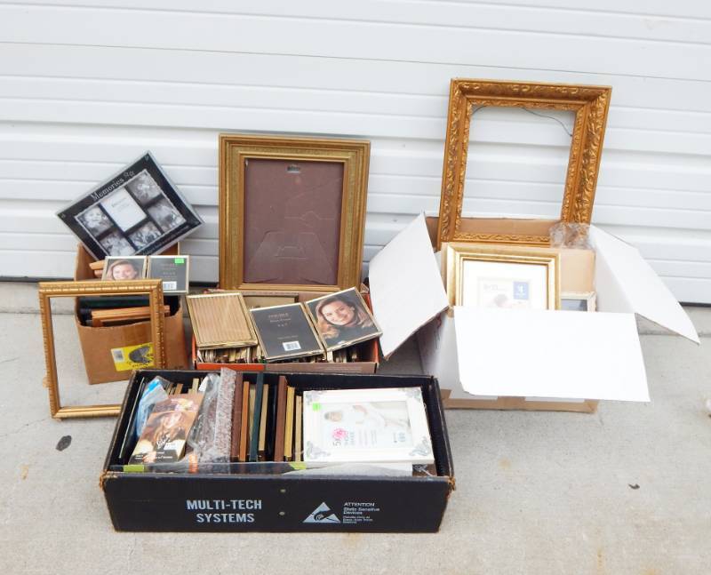 lot 122 image: Large Lot of Print and Picture Frames