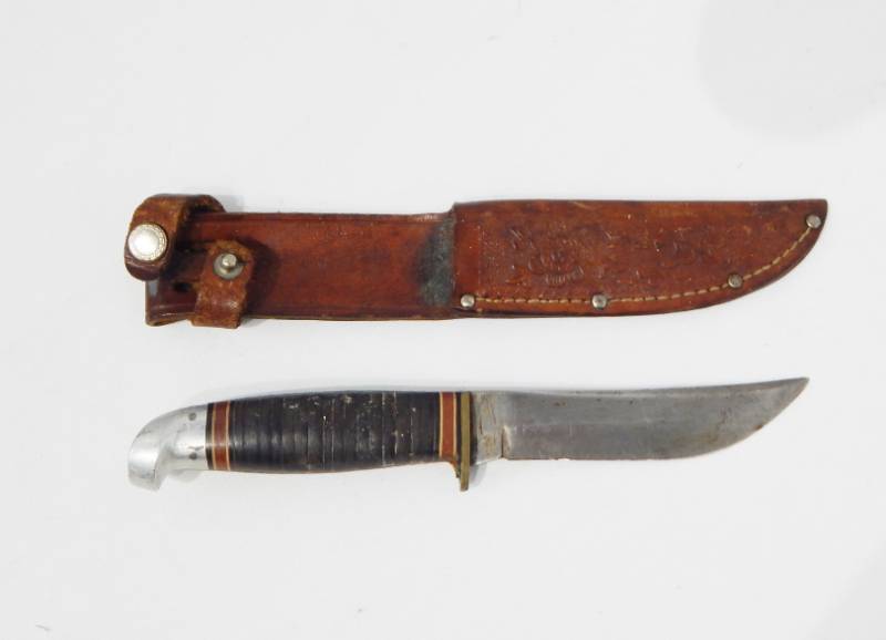 lot 126 image: Vintage Western Field Fixed Blade Knife