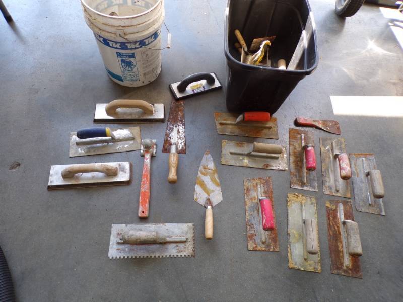 lot 37 image: Lot of Tiling Tools