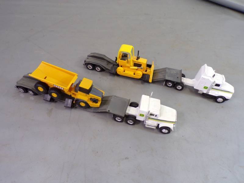 lot 45 image: Pair of Collectable John Deere Trucks