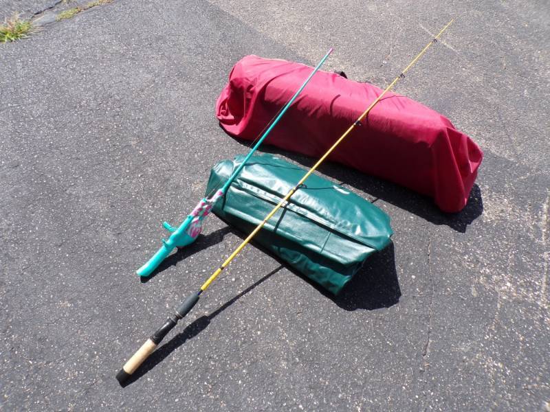 lot 61 image: 10 x 10 Screen Tent, Queen Air Mattress and 2 Fishing Rods