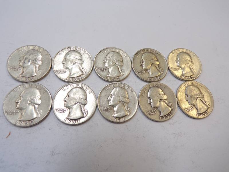 lot 11 image: 10 - 1950s Quarters
