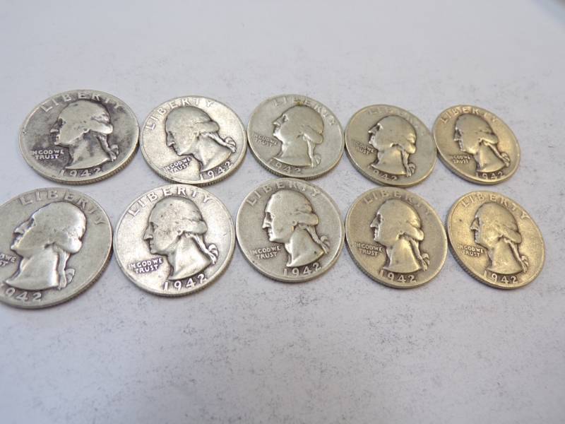 lot 83 image: 10 - 1942 Quarters