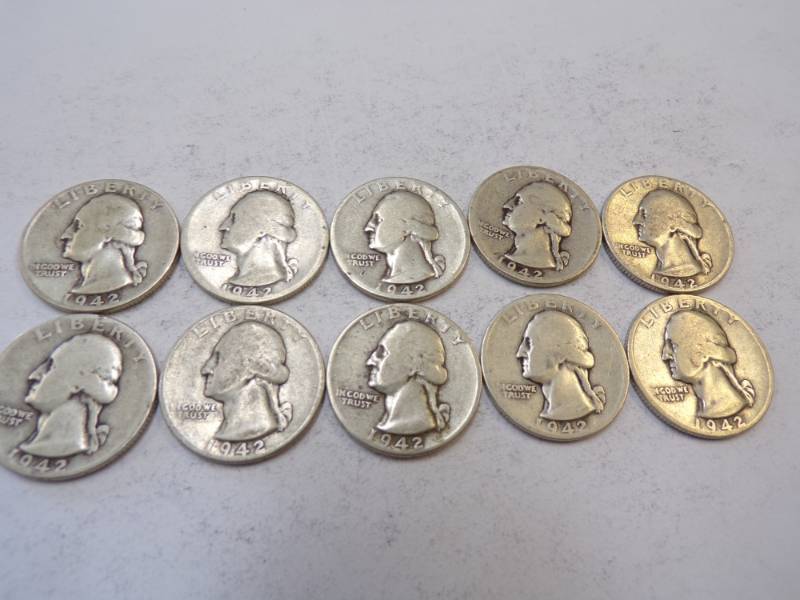 lot 85 image: 10 - 1942 Quarters
