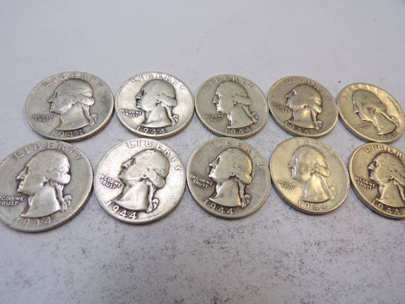 lot 106 image: 10 - 1944 Quarters