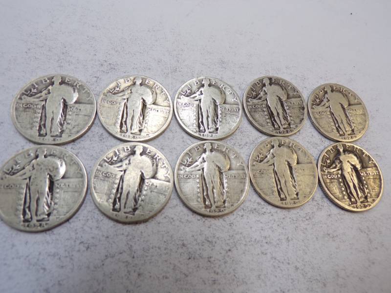 lot 125 image: 10 - Standing Liberty Quarters