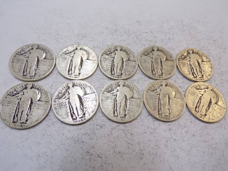 lot 129 image: 10 - Standing Liberty Quarters