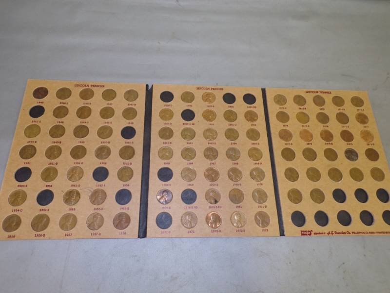lot 138 image: Lincoln Pennies Folder