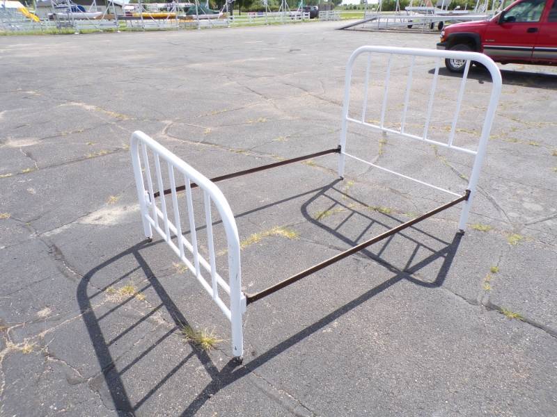 lot 142 image: Antique Bed Frame