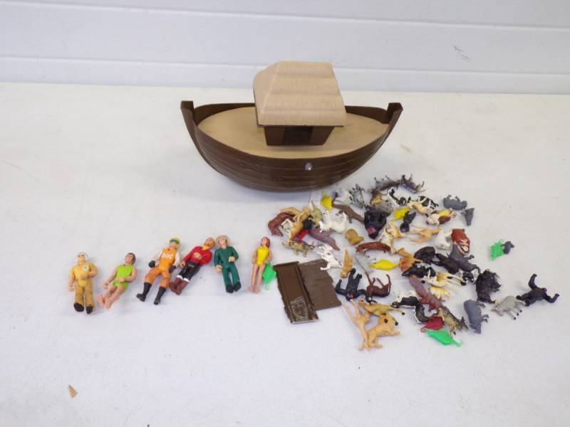 lot 166 image: Vintage Noahs Ark with animals and Action Figures