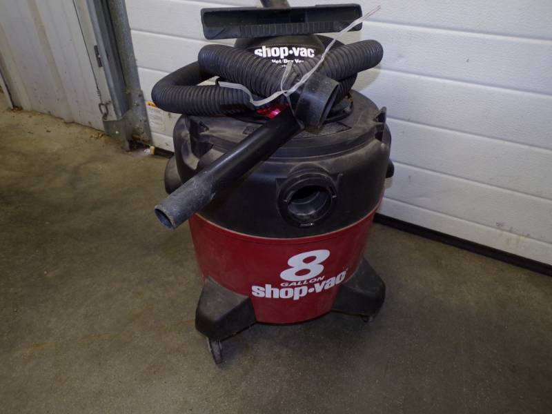lot 176 image: 8 Gallon Shop Vac with Hose 2.0 Peak HP