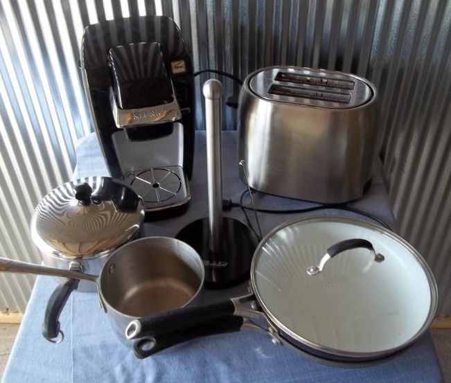 Keurig Machine and Other Kitchenwares