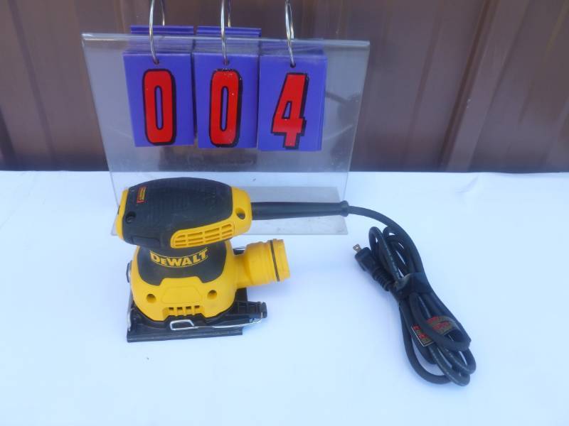 DeWalt Palm Sander