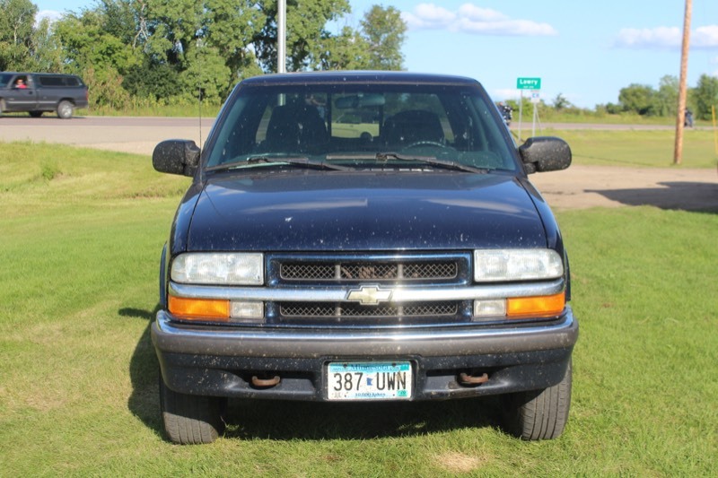 2002 Chevrolet S10 LS 4x4 Crew Cab - 2 Owner -