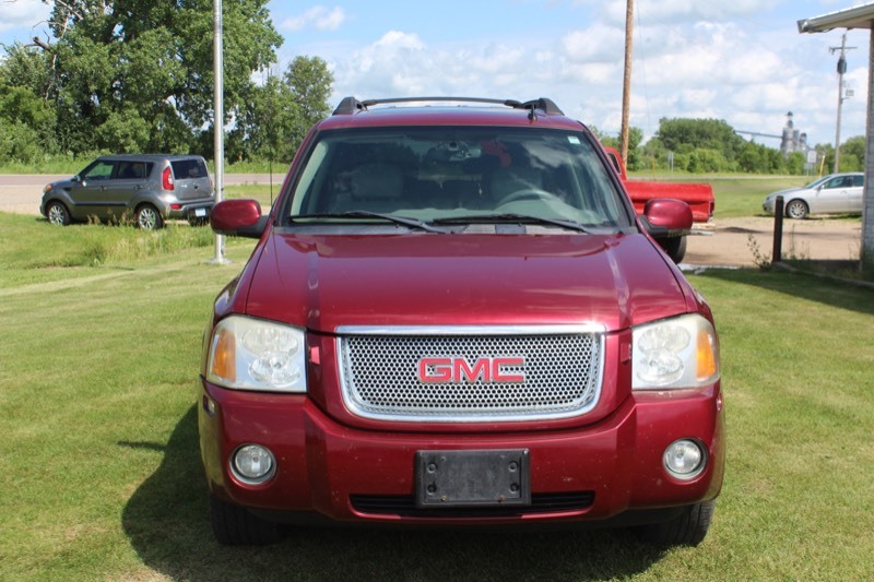 2006 GMC Envoy XL Denali AWD 5.3l V8 - 3rd Row Seating - Rear DVD System -