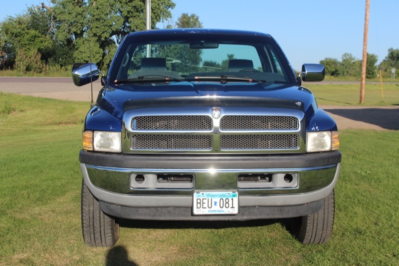 lot 4086 image: 1997 Dodge Ram 1500 Laramie SLT 4x4 - 125,802 Miles -