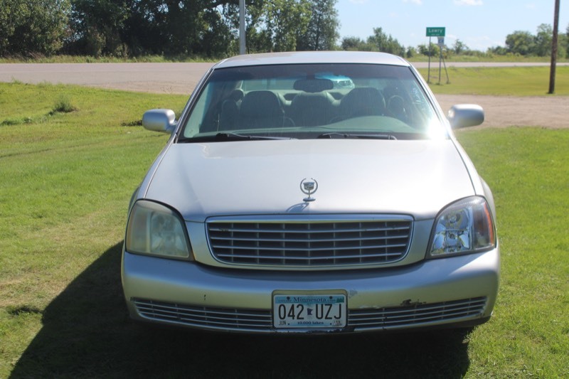 lot 4088 image: 2004 Cadillac DeVille