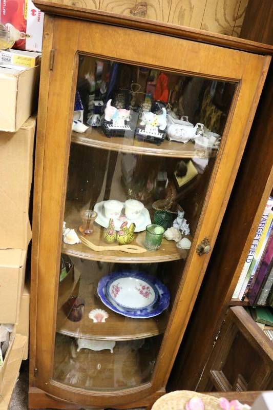 Cglass fromt display case, 52 tall...