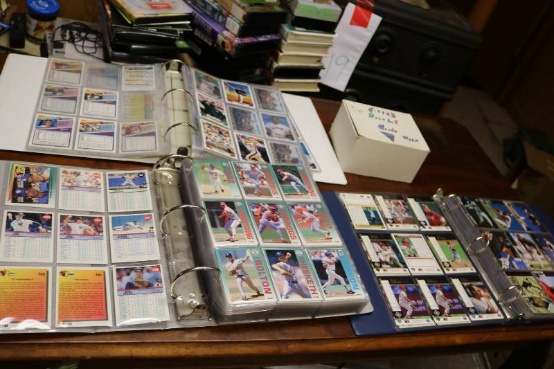 Lot of sports cards in several albu...