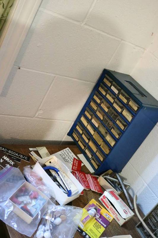 Lot of engraving accessories and an...