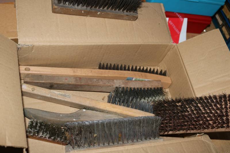 Lot of brushes...