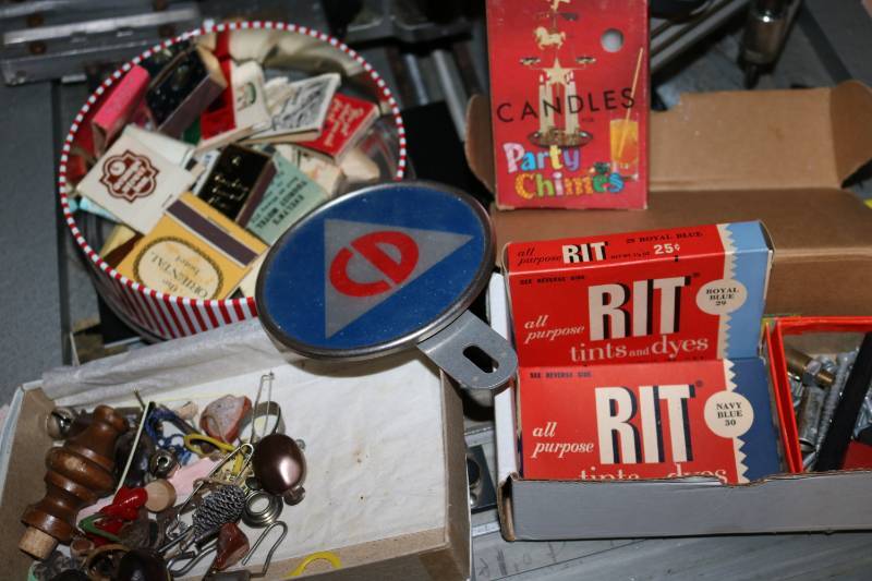 Lot of vintage collectibles...