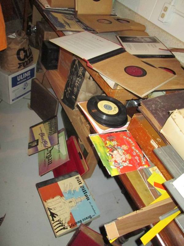 lot of vintage records...