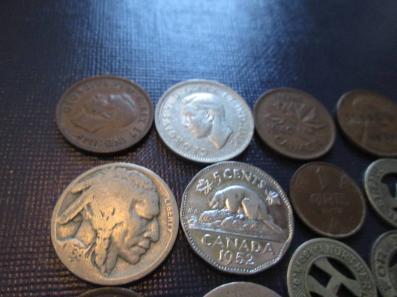 Lot of assorted coins...