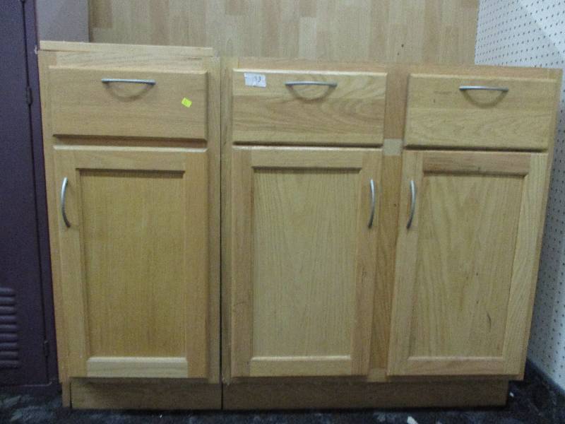 vanity 45x25x36 tall