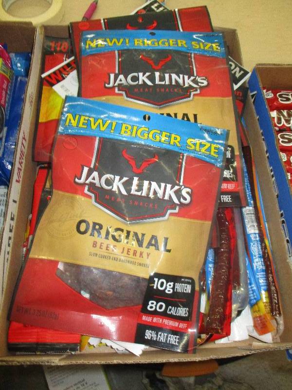box of 26 beef jerkys