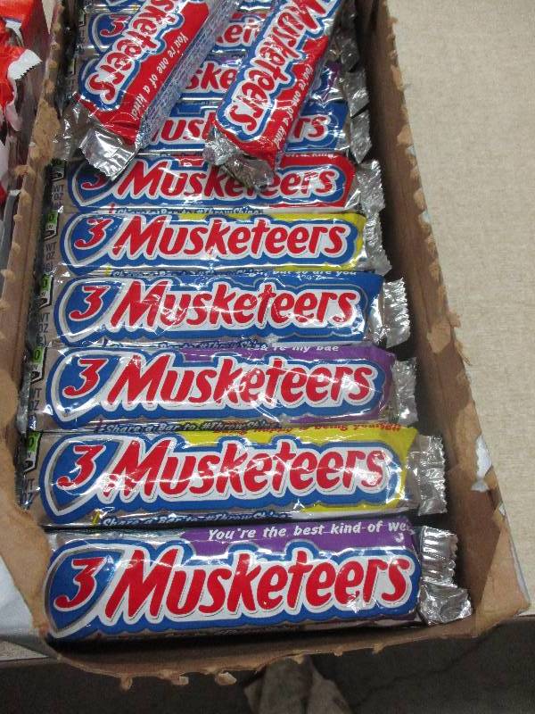 32 musketeers bars
