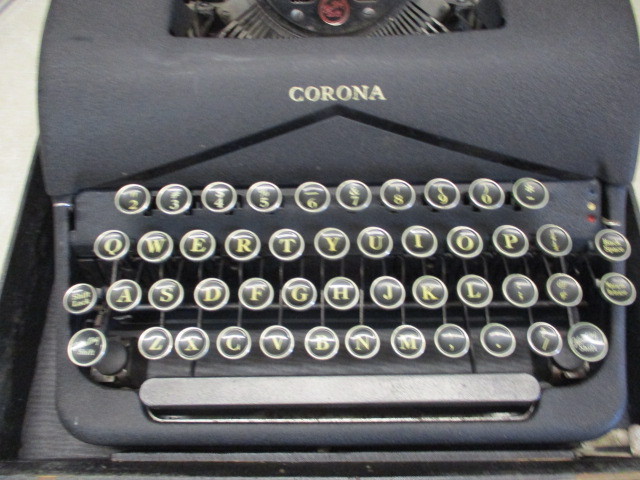 lot 79 image: Corona Typewriter