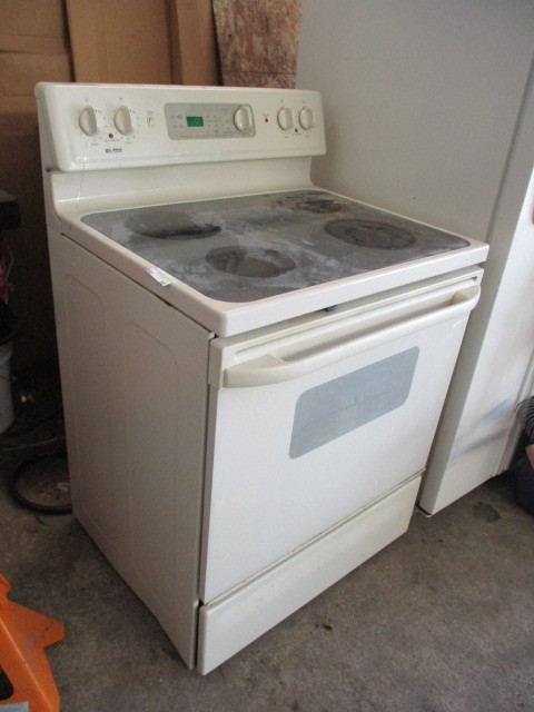 lot 85 image: Kenmore Electric Range