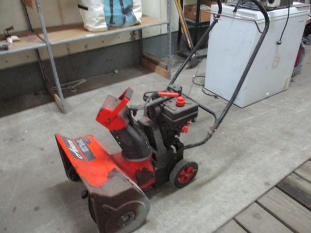 lot 7 image: Ariens Snowblower