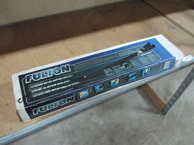 lot 13 image: New Outboard Motor Support