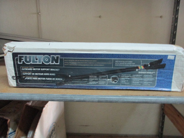 lot 23 image: New Outboard Motor Support