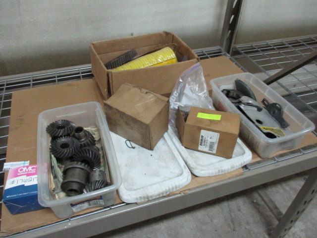 lot 35 image: Boat Parts