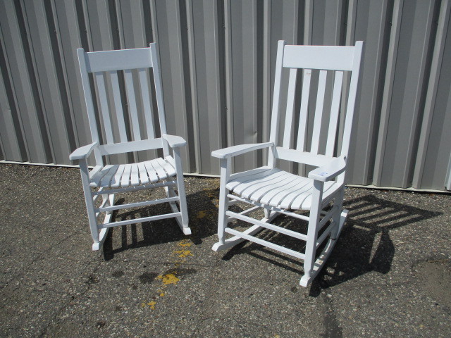 lot 66 image: Outdoor Chairs