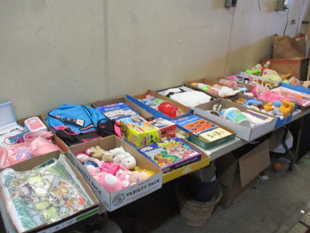 lot 68 image: Toys