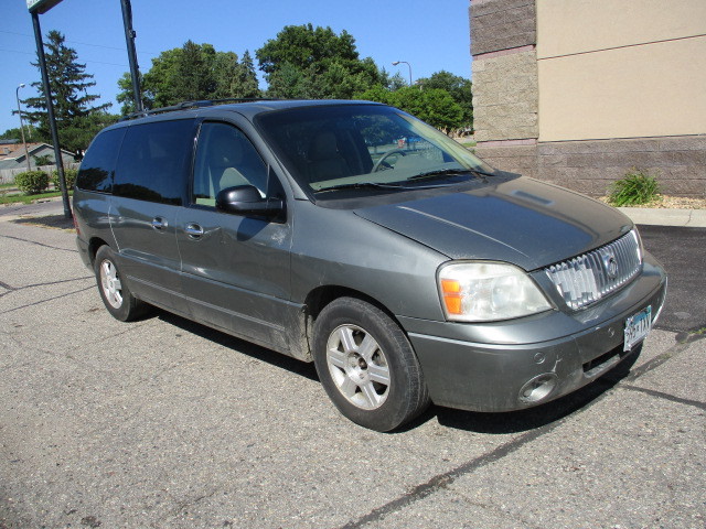 lot 2-2 image: 2004 Mercury Monterrey Van