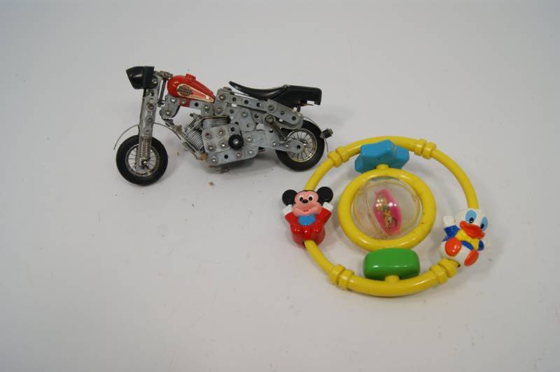 lot 96 image: 2 Vintage Toys