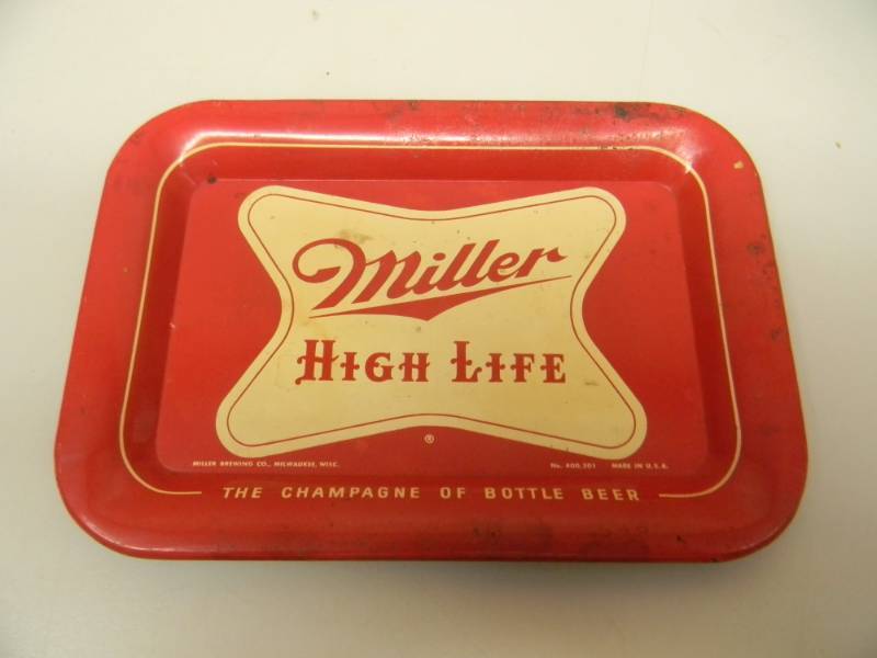 lot 13 image: VINTAGE - MILLER HIGH LIFE THE CHAMPAGNE OF BOTTLE BEER TIP TRAY - RARE - NICE - SEE PICTURES