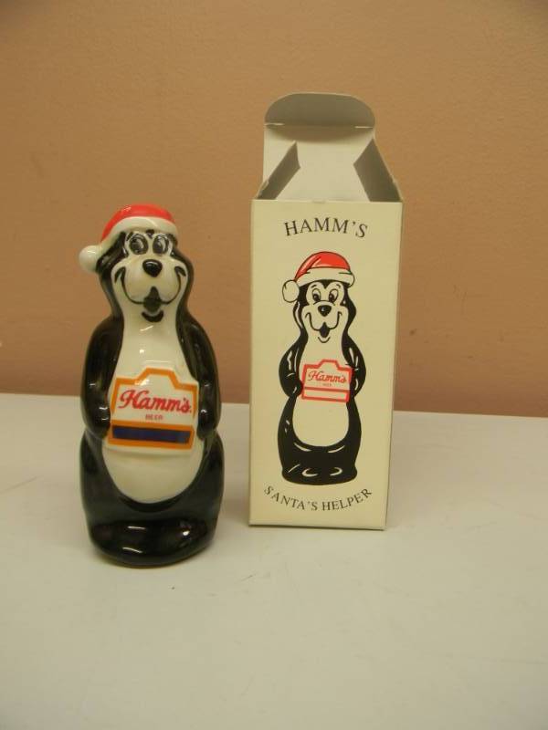 lot 19 image: VINTAGE HAMMS BEER BEAR SANTAS HELPER 1995 BLACK - IN BOX - APPROX 5 - SEE PICTURES